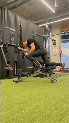 Cable Glute Kickbacks in Bench / Patada de Glúteo en Polea sobre Banco