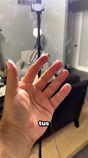 Tutorial sobre el truco del humo con los dedos #magictrick #shorts