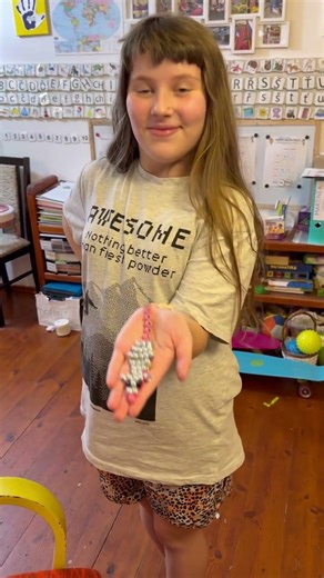 She Made a Beaded Mouse as a Gift 💖🐭