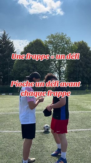 Frappe au Foot : Relève le Défi !