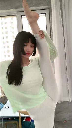 早上起床掰一掰腿 #一字马 #TWM合集 #Shorts