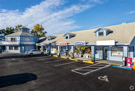 9524 Blind Pass Rd, St Pete Beach, FL 33706 - Mulligan's Plaza | LoopNet