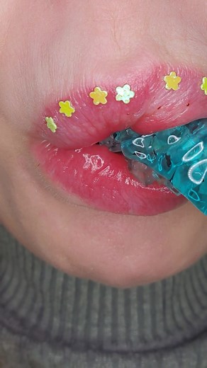 ASMR Satisfying Eating Crunchy Rock Candy 🪨🍬 #asmrcrunch #crunchysounds #asmrsounds #satisfyinglips #asmrfood #rockcandy #oddlysatisfying