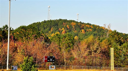 What is the highest point in Mississippi? How to hike to the peak