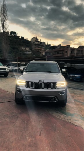 2018 Grand Cherokee Sterling Features Overview