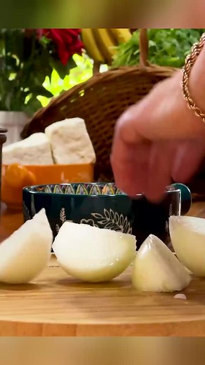 6.4K views · 196 reactions | Fresh onions ready to chop! 暈✨ Cooking up something delicious. #KitchenVibes #FoodPrep #HomeCooking | Outdoor Cooking | Facebook