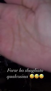 Dal profilo Instagram di Miriam Candurro 🎥 @miriamcandurro Non sempre togliendo la mano va meglio….. 😂 😅 Questo per dirvi che, come avete visto, SIAMO TORNATIIIIIIII !! @unpostoalsolerai3 @michelangelo_tommaso @ricpolicarbogram | Riccardo Polizzy Carbonelli