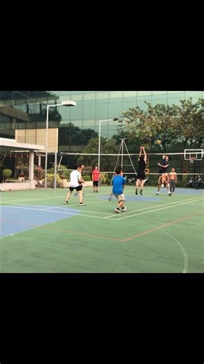 Levi bất lực trước Alex