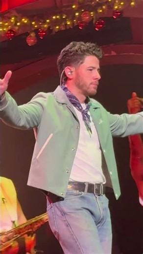 #jonasbrothers performing ‘Like it’s Christmas’ in Baltimore, MD on 12/20/25