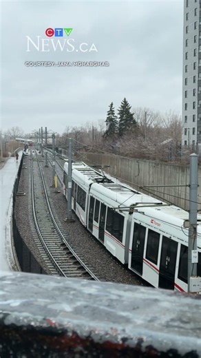 Caught on camera: Sparks seen on wires on Ottawa's LRT