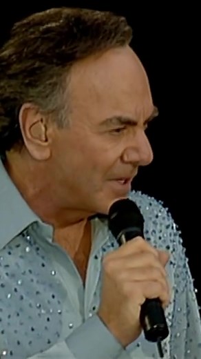 Neil Diamond's Iconic Performance of Hello Again in Dublin, Ireland
