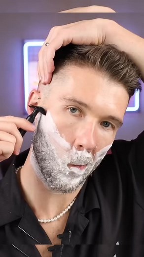 Tired of bulky trimmers? Switch to the Portable Mini Electric Shaver — sleek, powerful & perfect for quick clean shaving anytime, anywhere! Pocket-friendly design, smooth shaving blades, USB rechargeable and super easy to carry while travelling. Get salon-like shaving at home for Just ₹499! Limited Stock • Fast Delivery • Best for Daily Use | Trendify Hub | Facebook