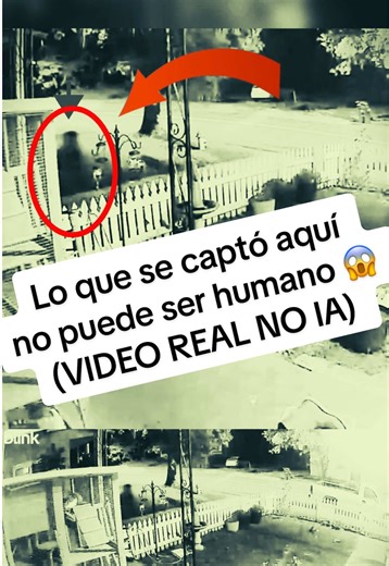 Captan un ser desconocido en el patio de una casa (VIDEO REAL NO IA) Se movía a una velocidad antinatural. ¿Qué crees que era? #paranormal #misterio #horror #terror #miedo