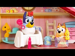 BLUEY é Bebê e BINGO é a Mamãe! | Brinquedos Bluey em Português