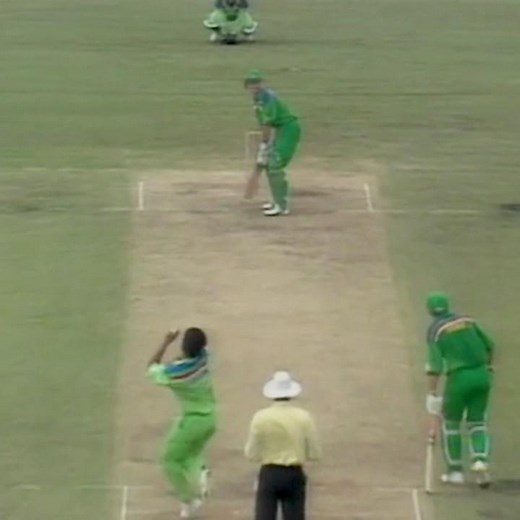 Wasim Akram Amazing Reverse Swing Set Up Vs South Africa - Great Bowling