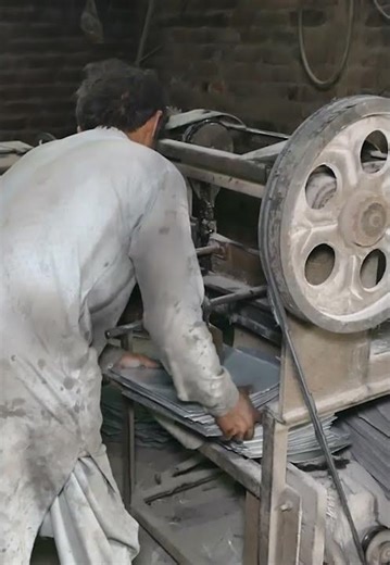 How Skilled Workers Melting Aluminum Scrap and make new Vessels Pot: P3