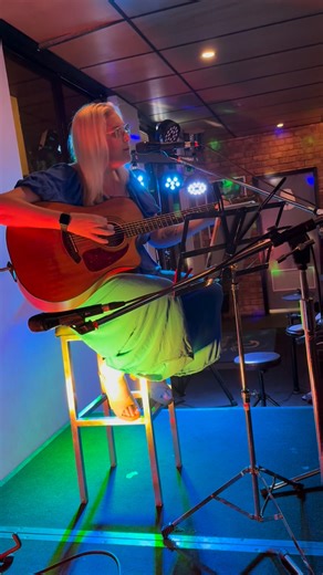 Catch up tonight at the Hervey Bay Hotel for Open Mic 🎤 kicking off at 7:30. See you here. | Hervey Bay Hotel