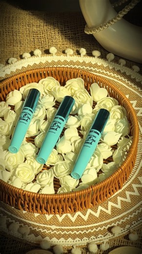 𝐋𝐀𝐒𝐓 𝐋𝐎𝐎𝐊's Mascara One Touch🖤💙 #lastlook #makeup | Last Look