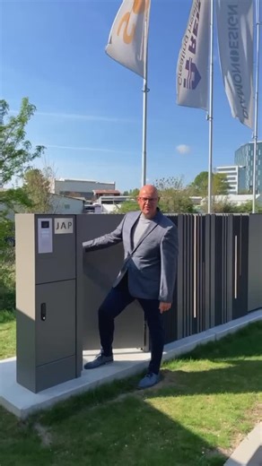 INTERIÉROVÁ ŘEŠENÍ S ELEGANCÍ | Chcete vchodový systém, který má styl a sousedi ho nemají? Většina domů to má stejně: branka zvlášť, schránka zvlášť, zvonek někde bokem,... | Instagram