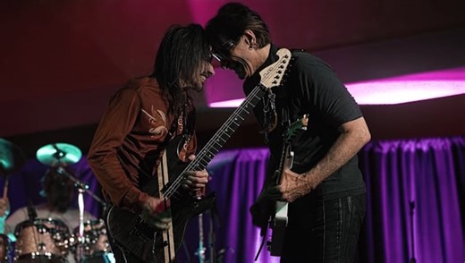 See Video Recap Of EXTREME Guitarist NUNO BETTENCOURT's First-Ever 'Six String Sanctuary'