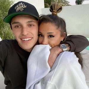 Ariana Grande Marries Dalton Gomez in Private Wedding Ceremony
