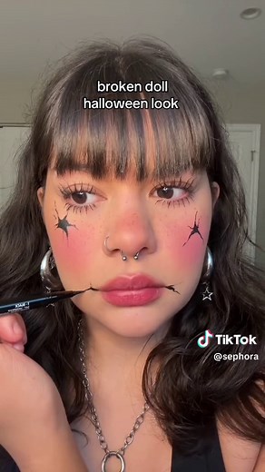 Cutesy Broken Doll Halloween Makeup Tutorial