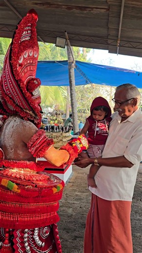 kathivanoor veeran #theyyam #travel #uthsavam #kannur #kerala #india #art #devotional #ritual