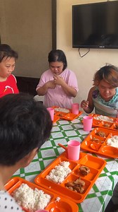 Lagi mag dasal bago kumain ‘ | Bench TV