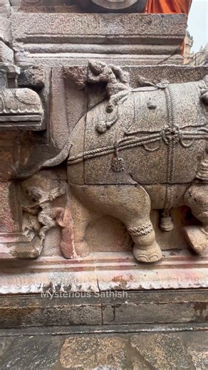 In this elephant sculpture, everything—from the chains to the ropes—has been carved with exquisite