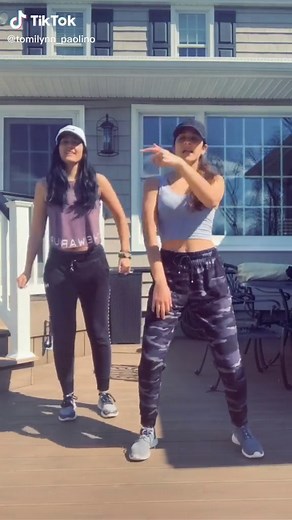 Showing my sis how to get it @taylorpaolino #tootsieslide #fyp #dance #drake #xyzcba