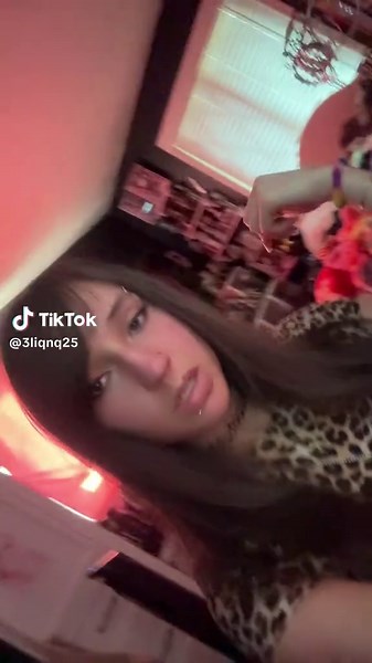 Accidental Loop Creation in Video: Explore the Effect