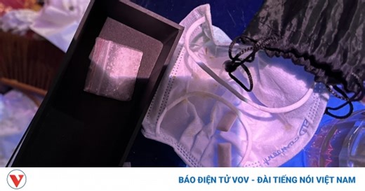 Nóng 24h: Nhóm nam nữ "bay lắc" trong quán karaoke