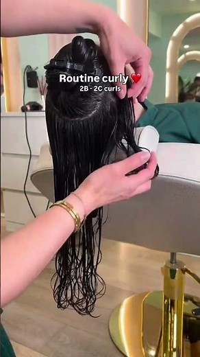 Curly hair salon in Paris - info in the comments ❤️ #curlyhair #wavyhair