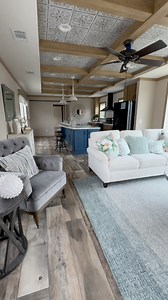 Check out this luxurious single section floor plan 🤩 #ClaytonHomes #manufacturedhomes #modularhomes #mobilehome #hometour #housetour #singlewide #SinglewideMobileHome #mobilehomesforsale #MobileHomeliving #smallhome | Clayton