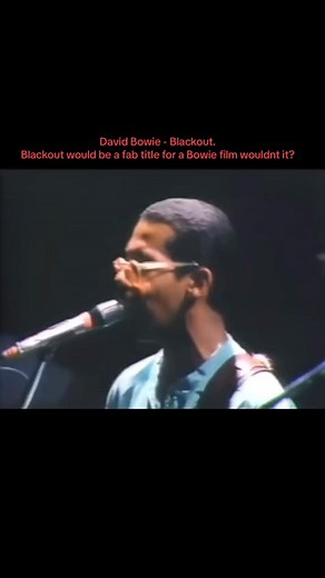 David Bowie performing "Blackout" (in 1978 'Heroes' LP 1977) #davidbowie #blackout #heroes #stage #artrock #electronic #experimentalrock | Efrat Ben-Yoseph