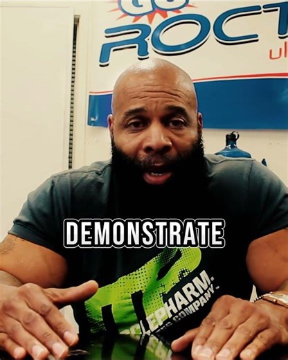 CT Fletcher Demonstrates T-Curls
