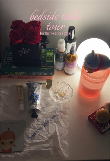 Stylish Hot Girl Bedside Table Decor Ideas