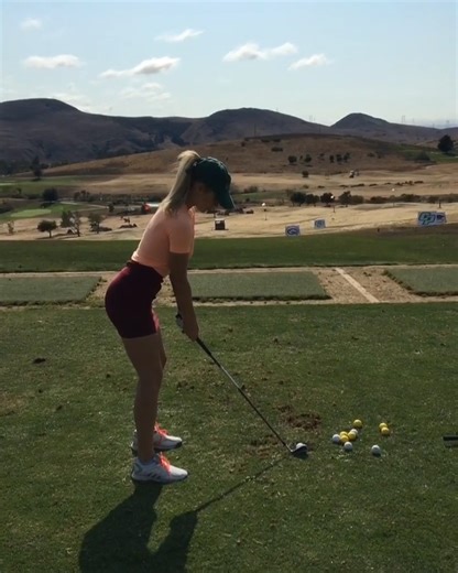 British #golfer Lucy Robson | Sport Babes