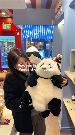 🐼✨ London’s CUTEST new shop has just opened… Step into a full panda-themed world right in the heart of London! From adorable plushies to Insta-worthy photo spots, this is one of the most wholesome things to do in London right now. Inside you’ll find: 🐼 Panda plushies & exclusive UK merch 📸 Photo spots you’ll actually want to post 🎁 Stickers, gifts & more 📍 23 St Christopher’s Place, W1U 1NR 🚶 2 mins from Bond Street 🗓️ Grand Opening 21st March 💸 Free entry Perfect for a cute date, solo w