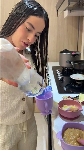 My first time cooking for my daughter😩