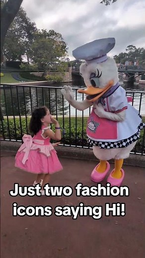 Lucia meets Daisy Duck at EPCOT! The sweetest hug and high-five moment from our Disney World trip