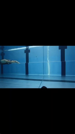 Swimming with a monofin is probably the most beautiful form of movement in the water 🐬 #freediving #monofin