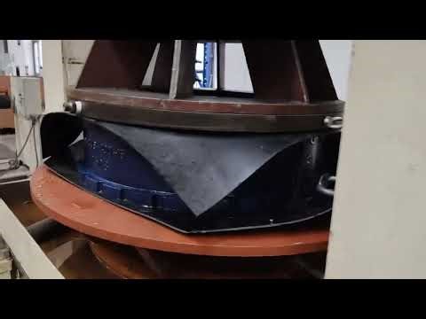 The full-gasket check valve undergoes a shell pressure test before leaving the factory.