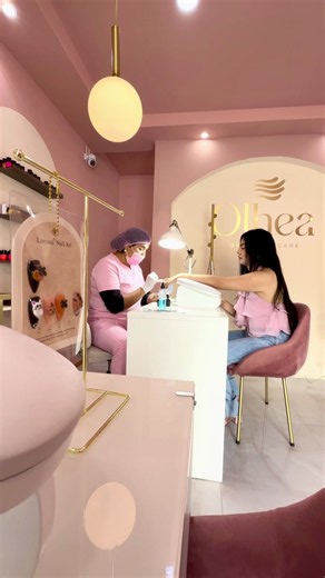 💅🏻✨ Uñitas de ensueño, un pedi spa delicioso y un ratito para consentirme. ¡@Olhea Spa en Tlaxcala lo tiene todo! ❤️✨ ¿Se harían este diseño? #spa #uñasborgoña #nailart #pedispa #tlaxcala