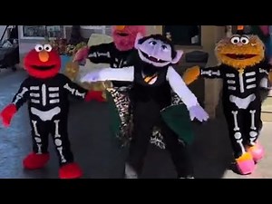 Bones Inside of You - Sesame Street Halloween Song - Sesame Place San Diego