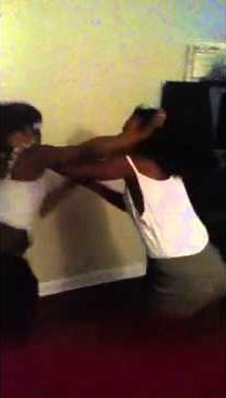 Round two lil sisters fighting