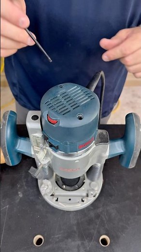 How to replace the switch on a Bosch 1617 Router #woodworking #router #broken