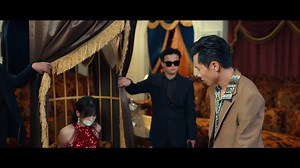 4.6K views · 40 reactions | In order to get the overbearing CEO to help them rise to power, the gangsters actually laid their hands on Cinderella.|黑幫爲讓霸總助力上位，竟將黑手伸向灰姑娘​ #UndercoverAffair #爱在天摇地动时 #YOUKU #优酷 #都市 #爽剧 #甜宠 #cdrama #fyp #中国电视剧 #ChineseDrama #love #Sweet #youkuofficial | 追剧俱乐部 | Facebook
