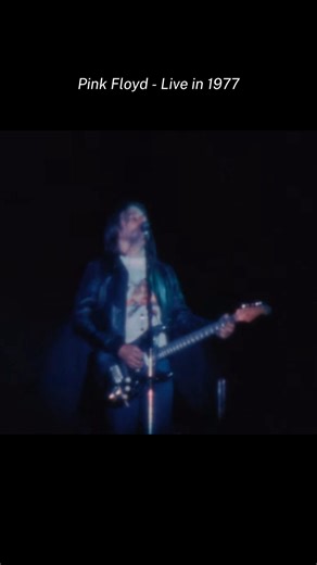 Newly uncovered footage of Pink Floyd live in 1977 has been released. Pure history. 📹 Full video: https://www.youtube.com/watch?v=Q84A0iQg3ps&t=344s | Chordify
