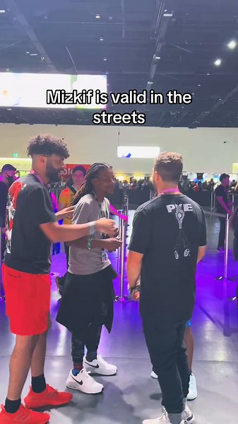 #mizkif #mizkifclips #emilyrinaudo @Mizkif @Bryce